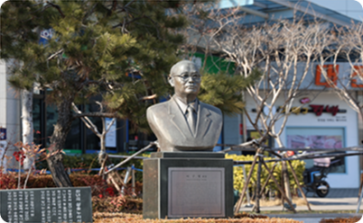 창업주 故 이구열 회장 동상